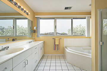 Master bath with yellow walls