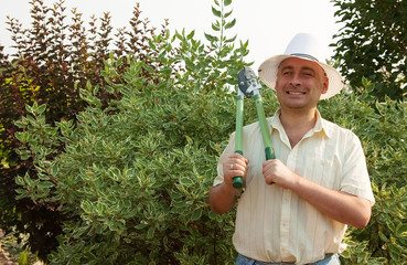 gardener  with  clipper