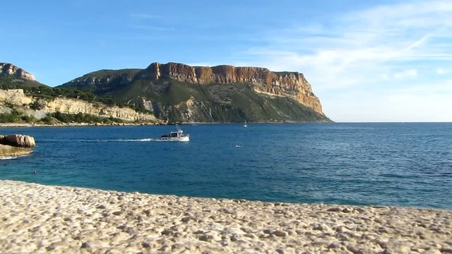 Cap Canaille &agrave; Cassis vu de la Corniche du Bestouan