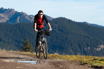 Obraz premium Wallberg mit dem Bike