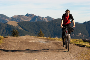 Fototapeta premium Wallberg mit dem Bike