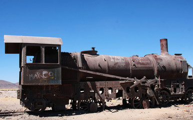 vecchia locomotiva arruginita
