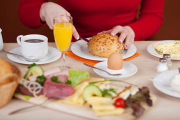 leckeres frühstück im hotel