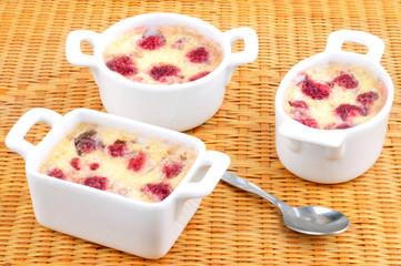 Trois petits clafoutis aux framboises