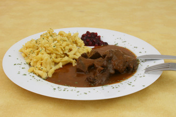 Hirschragout mit Sp&auml;tzle