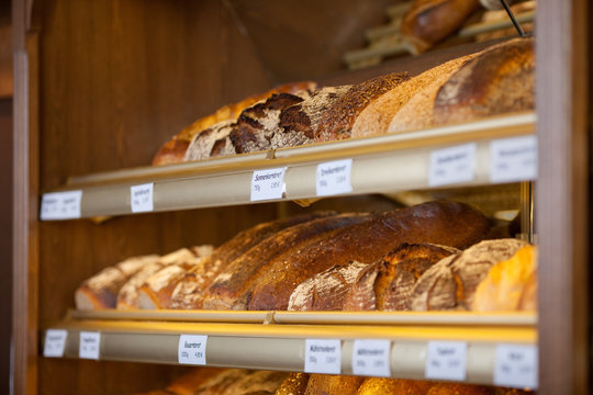gro&szlig;e auswahl brote in der b&auml;ckerei