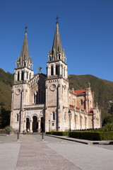 Fototapeta na wymiar Covadonga basilica,Astuias,spain