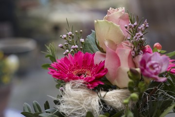 Blumenstrauß mit Rosen