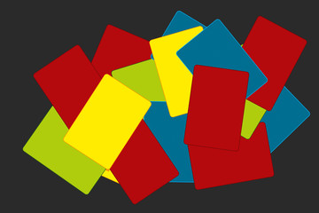 Karten auf dunklem Hintergrund