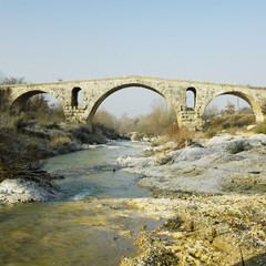 Fototapeta na wymiar Pont Julien, Provence, Francja