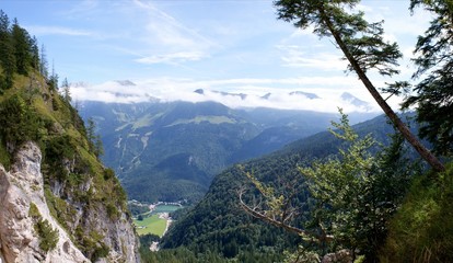 Panorama von der Gruensteinhuette auf den Koenigssee