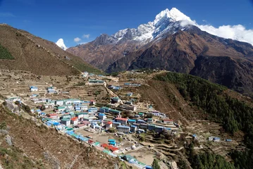 Foto auf Alu-Dibond Namche Baazar, Nepal, Ama Dablam in the distance © TomFrank