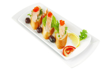 salmon chunks and caviar on baguette