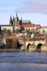 Obraz premium View on the Prague gothic Castle with the Charles Bridge