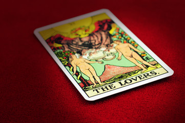 The lovers tarot card