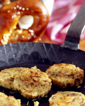 Roasted dampling in pane.