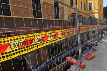 lavori in corso - cantiere stradale a Milano