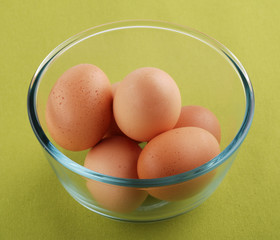 uova in scodella tre