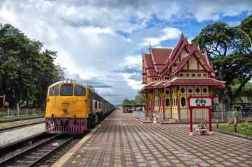 Foto op Plexiglas Hua Hin train station 03 © Antony McAulay