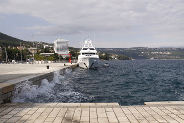 Luxusyacht in Nahaufnahme