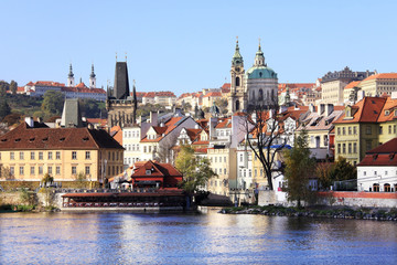 Obraz premium View on the autumn Prague St. Nicholas' Cathedral