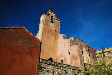 Fototapeta na wymiar L'église de Roussillon