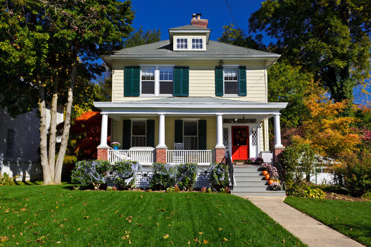 Suburban Maryland Single Family House Prairie Style Home Autumn