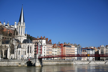 Saint-Georges et passerelle