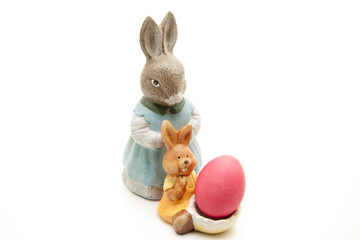 Osterhase mit Ei