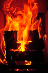 Flammen im Ofen