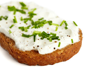 Bread with cream cheese and chives