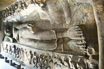 Big statue of lying Buddha