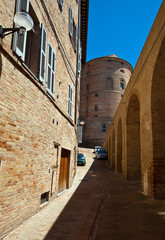 Fototapeta na wymiar Historyczne centrum Urbino