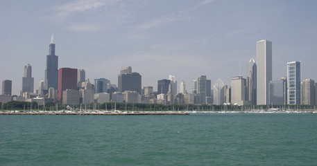 Naklejka premium Chicago skyline viewed from Michigan Lake