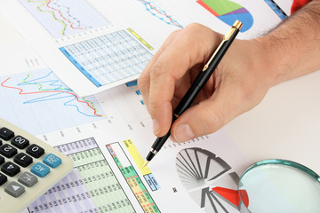 Graphs tables and documents