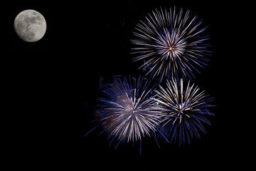 Das Feurewerk und Mond © Andre Hamann