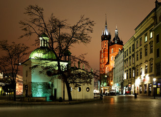 Obraz premium Night view of the Market Square in Krakow, Poland