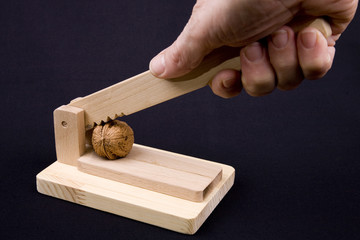Nussknacker mit Hand