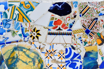 Naklejka premium Modern mosaic in Guell park Antoni Gaudi in Barcelona