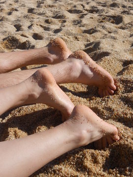 happy feet on vacation