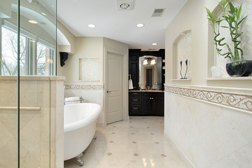 Master bath with large tub