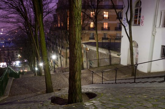 Escalier sur la Butte Montmartre - Paris