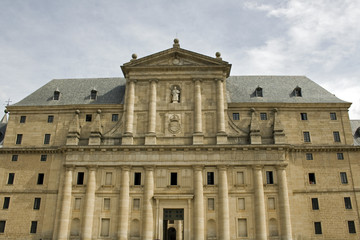 Fototapeta na wymiar Fcade Monasterio de San Lorenzo de El Escorial, Madrid