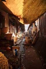 Fototapeta na wymiar Dirty back alley in India