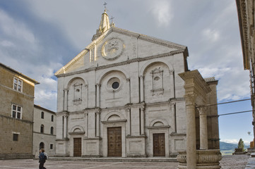 toscana pienza il duomo e la piazza