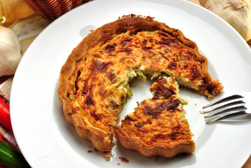 Quiche mit Brokkoli und Tomaten