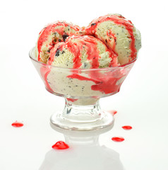 cookies' ice cream with strawberry topping