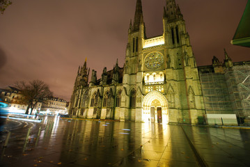 Cathédrale Saint André de nuit à Bordeaux