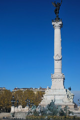 Fototapeta na wymiar Face à la Fontaine des Girondins de Bordeaux