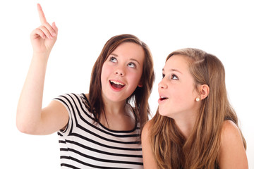 Mädels nach oben zeigend